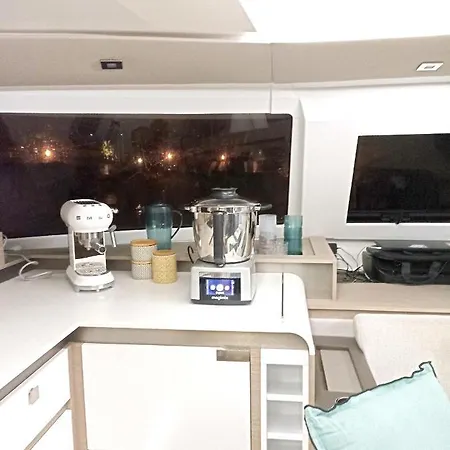 Dunia Bateau-hôtel